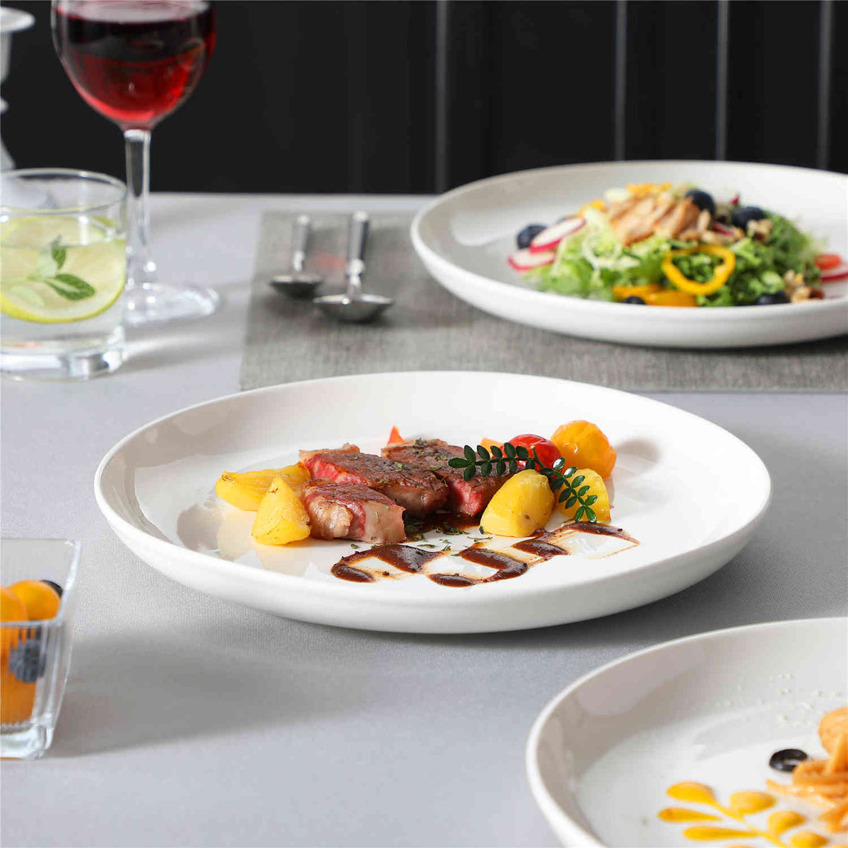 Mushroom Delicacies and Dinnerware: How Ceramic and Stoneware Influence Your Dining Experience